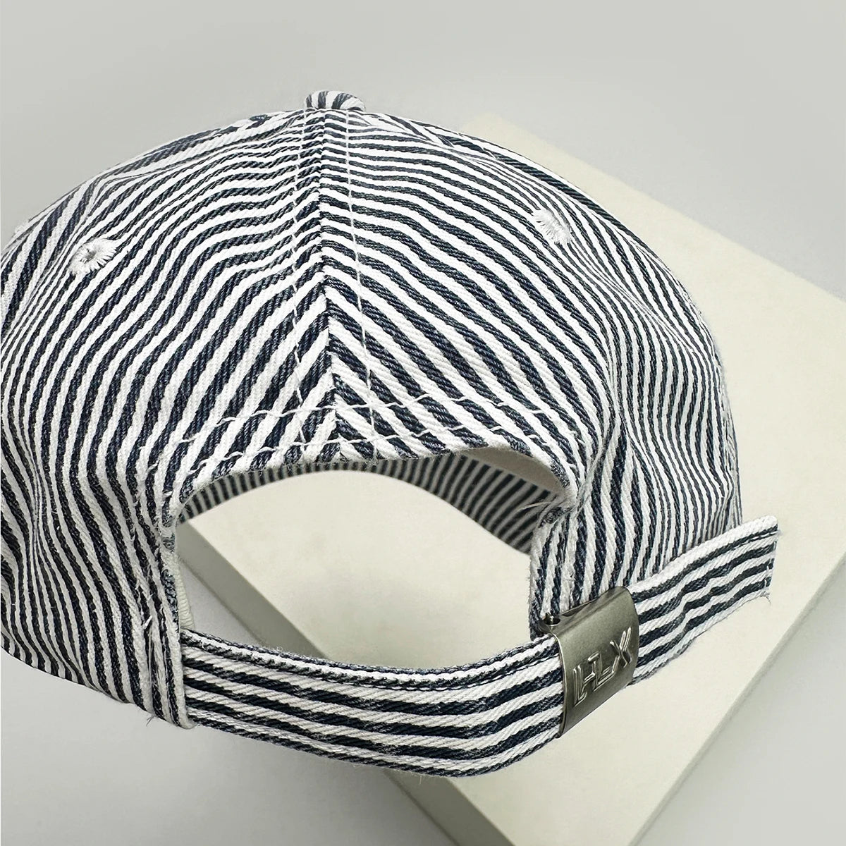 Boné Masculino Aba Curva Stripe