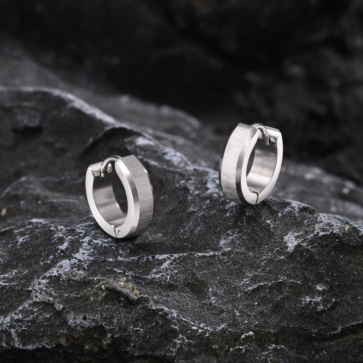 Brinco Masculino em Aço Argola Escovada
