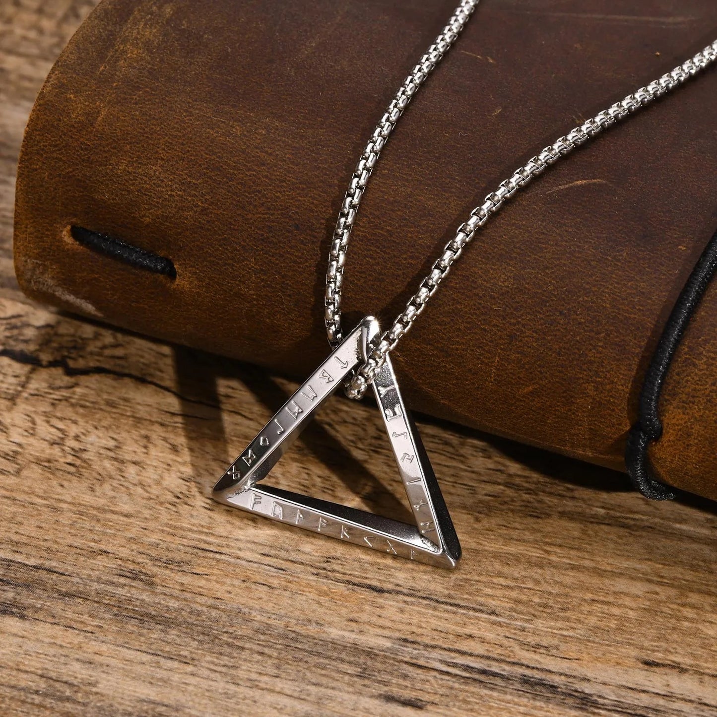 colar masculino, colar masculino aço inoxidável, colar masculino prata, colar masculino com pingente, colar masculino estilo viking, colar masculino moderno, colar masculino hip hop, colar masculino couro, colar masculino casual, colar masculino luxo,