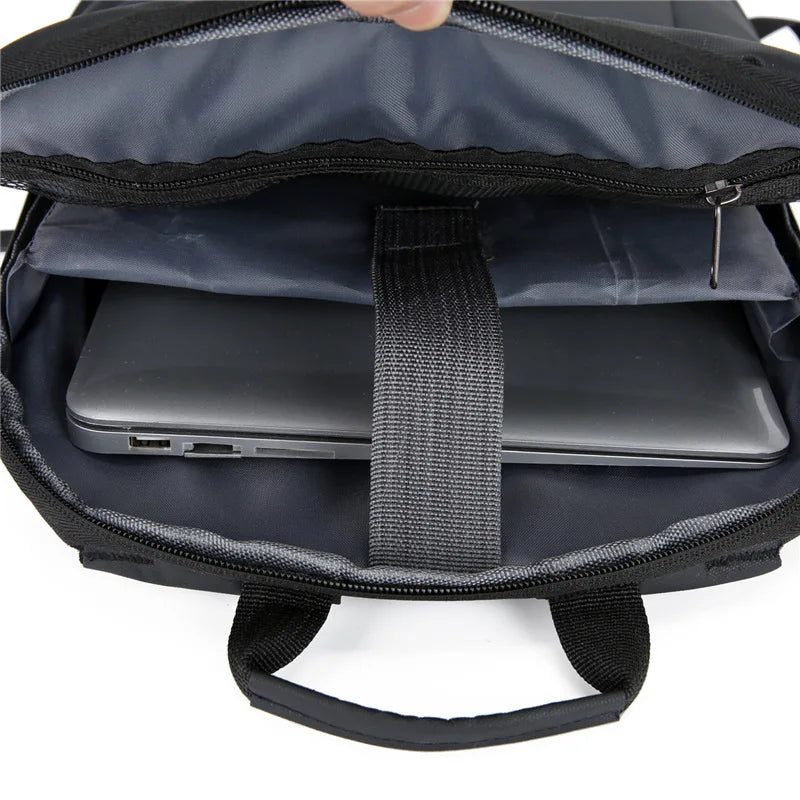 Mochila Masculina Super Leve em Nylon Estocolmo