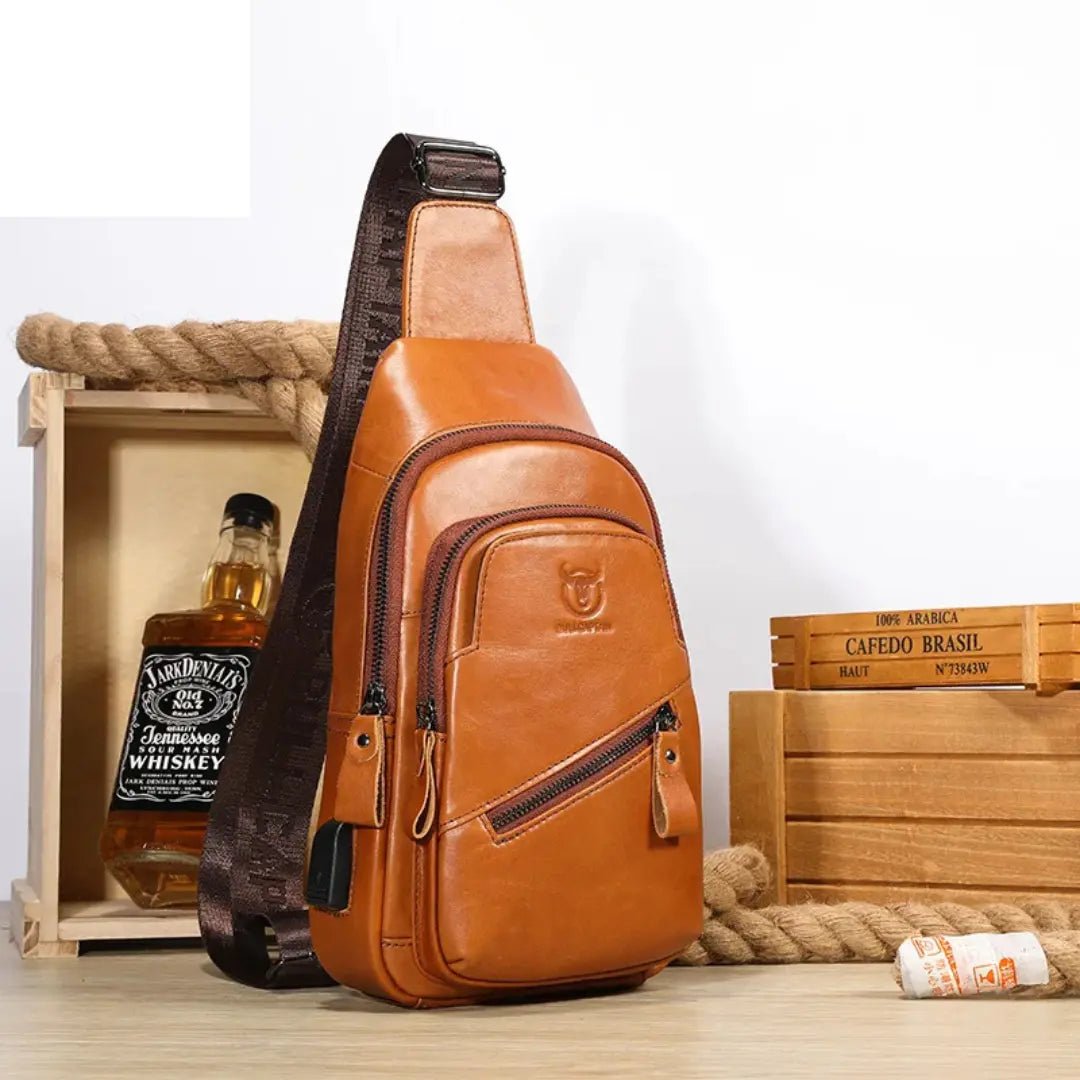 Mochila Transversal Masculina de Couro Taurus
