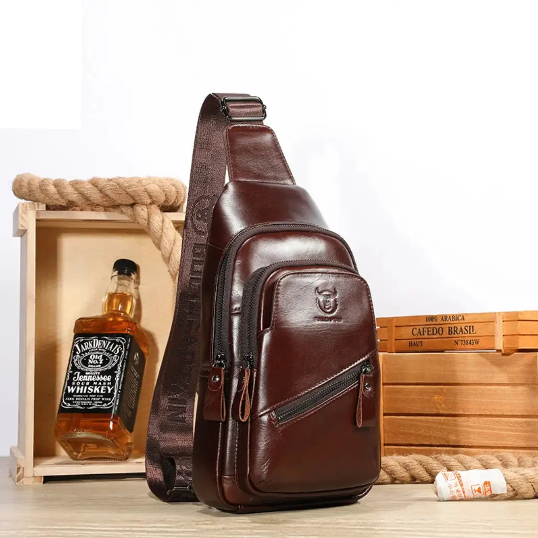 Mochila Transversal Masculina de Couro Taurus