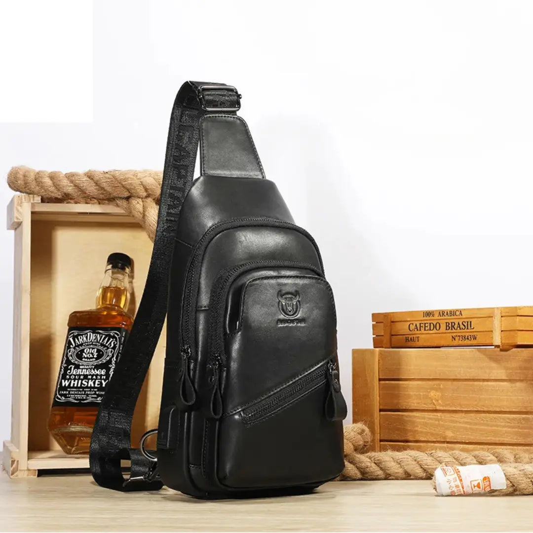 Mochila Transversal Masculina de Couro Taurus