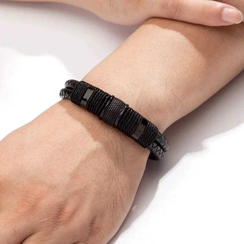Pulseira Masculina em Couro e Aço Argus