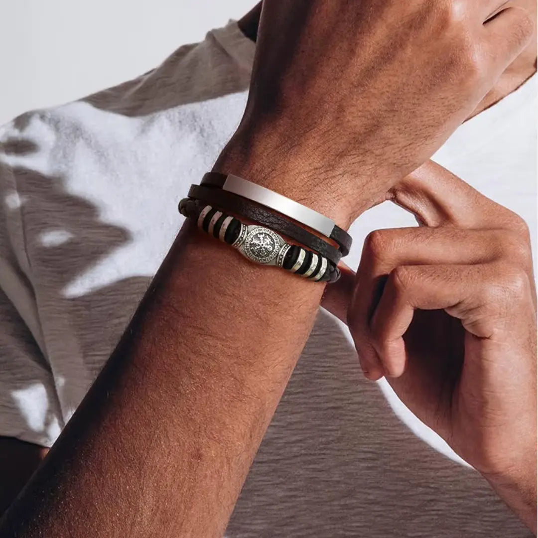 Pulseira Masculina em Couro e Aço Rune