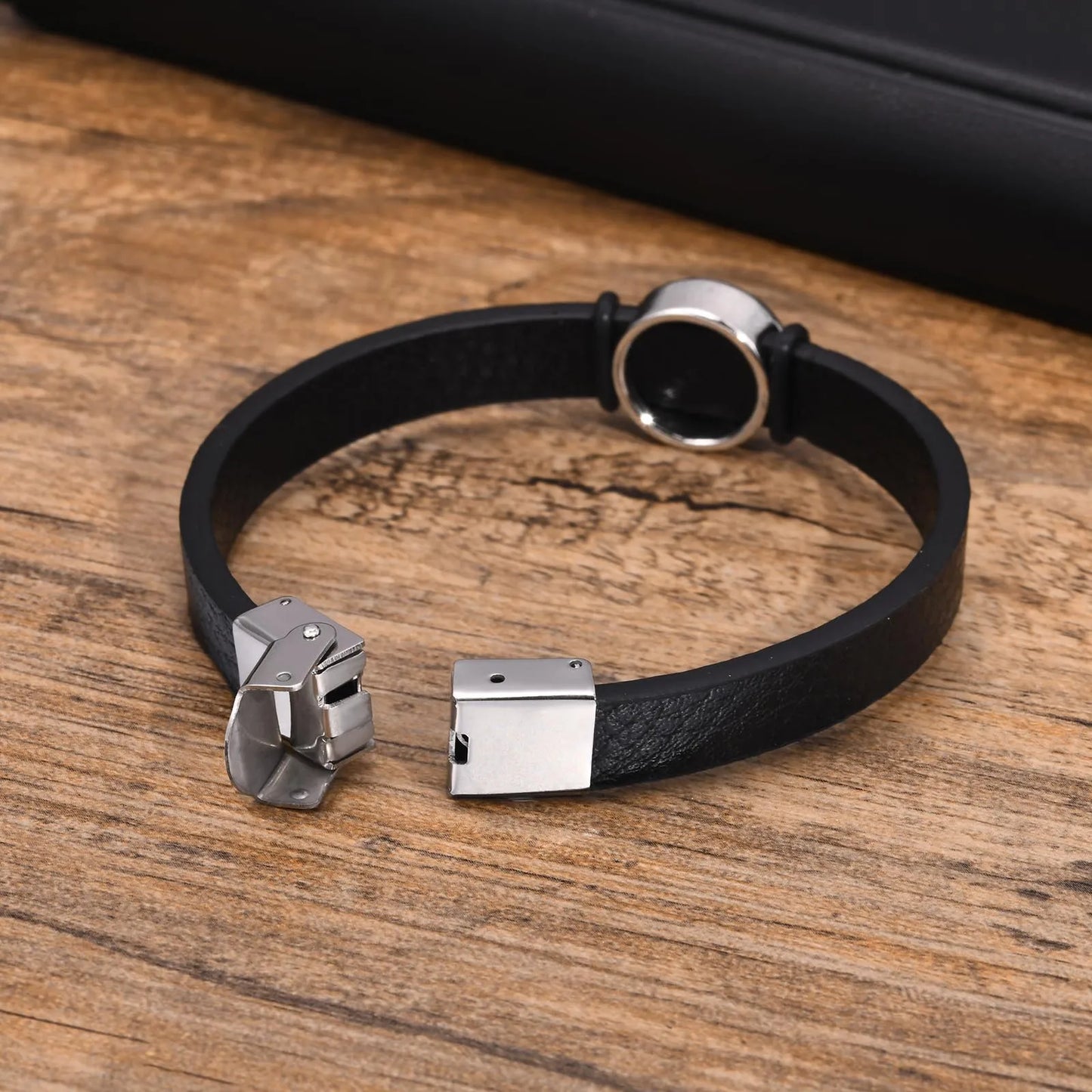 Pulseira Masculina em Couro e Aço Viking Compass