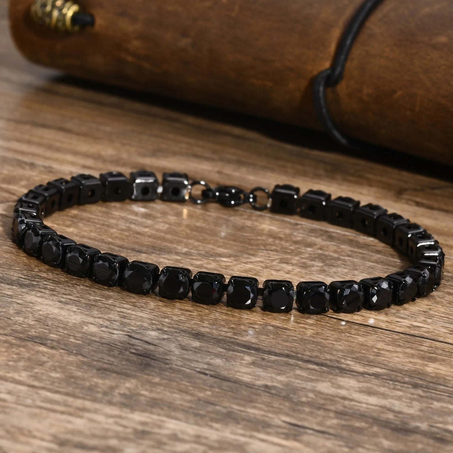 pulseira masculina, pulseira masculina aço inoxidável, pulseira masculina couro, pulseira masculina prata, pulseira masculina estilo viking, pulseira masculina elegante, pulseira masculina esportiva, pulseira masculina casual, pulseira masculina ouro, pulseira masculina com pingente