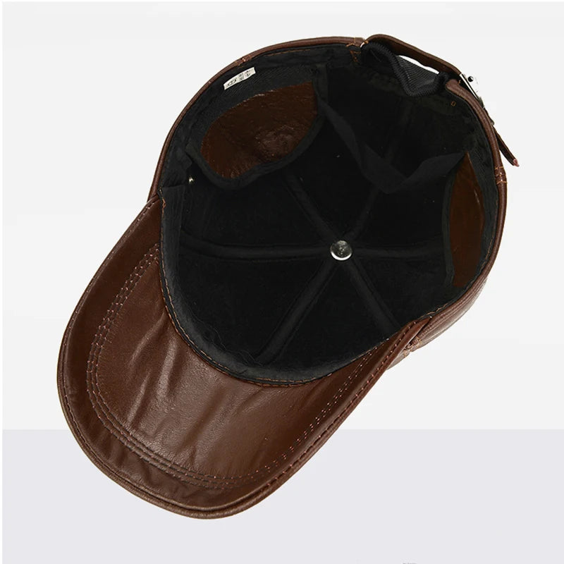 Boné Masculino Aba Curva em Couro Legítimo Buttons