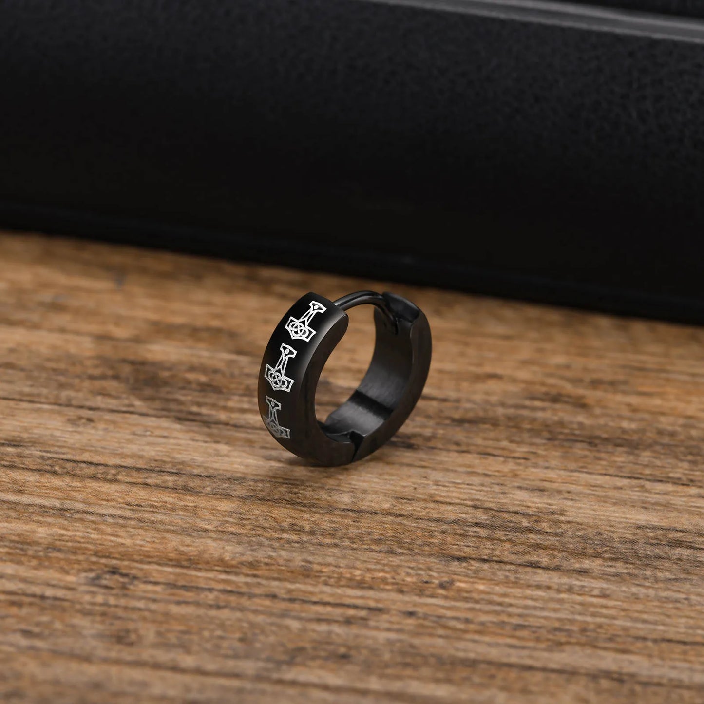 Brinco Masculino Argola em Aço Prometheus (Par)