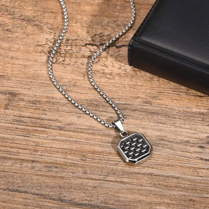Colar Masculino em Aço Inox Carbon Fiber