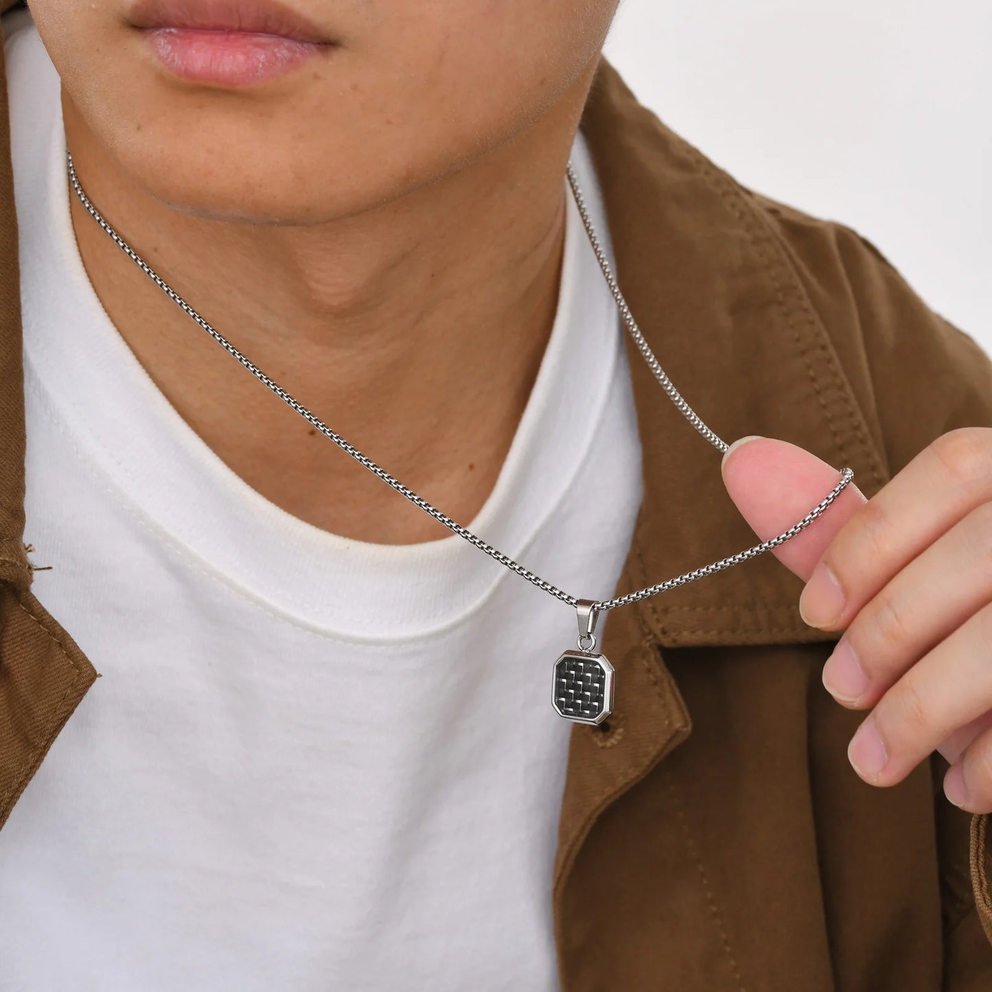 Colar Masculino em Aço Inox Carbon Fiber