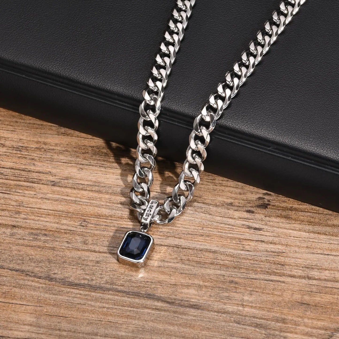 Corrente Masculina em Aço Inox com Pingente em Zircônia