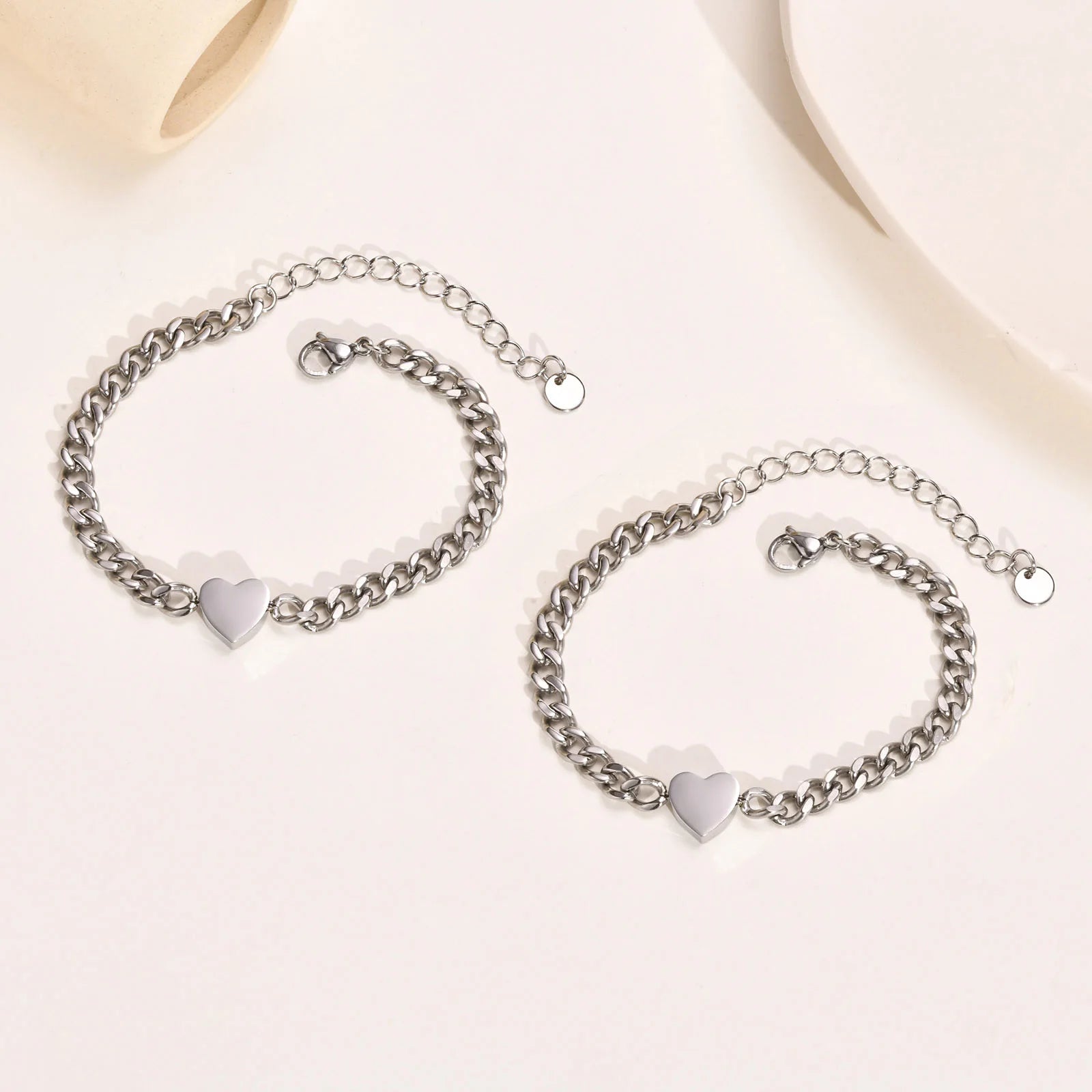 Par de Pulseiras em Aço Inox Heart